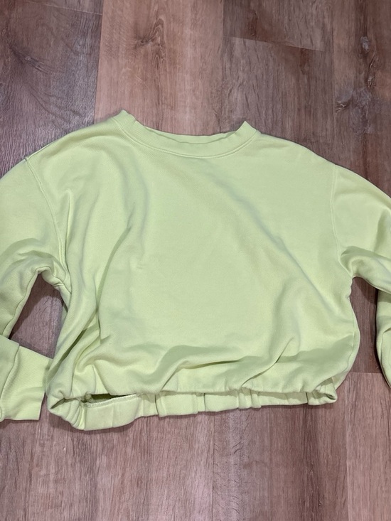 Universal Thread Sweaters - Universal Thread Lime Green Crewneck Sweatshirt Size Medium